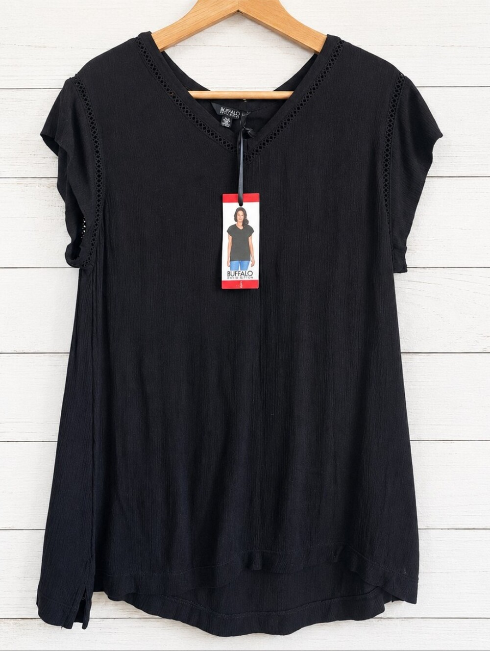 NWT Buffalo David Bitton Short Sleeve V-Neck Top Size M